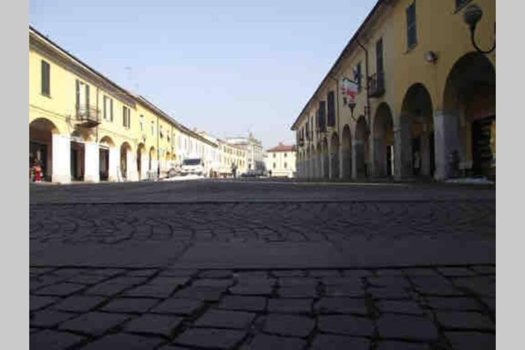 Green Appartamenti I Portici Nel Centro Storico Melzo Exterior foto